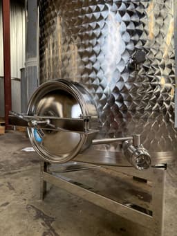 Cuve inox 304 — 10 HL avec porte — vue 2